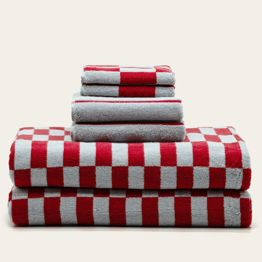 Soft Pietra Australian Cotton Towels by Italic, showcasing plush, absorbent, and luxurious textured fabric in a bathroom setting.