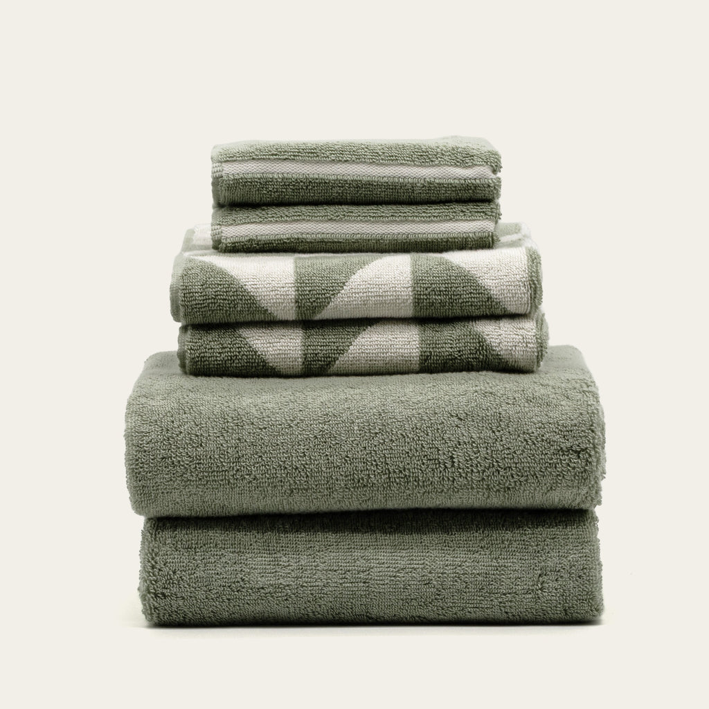 Italic Umbra Australian Cotton Bath Towels, soft and plush, displayed in a standard set on a clean bathroom background.