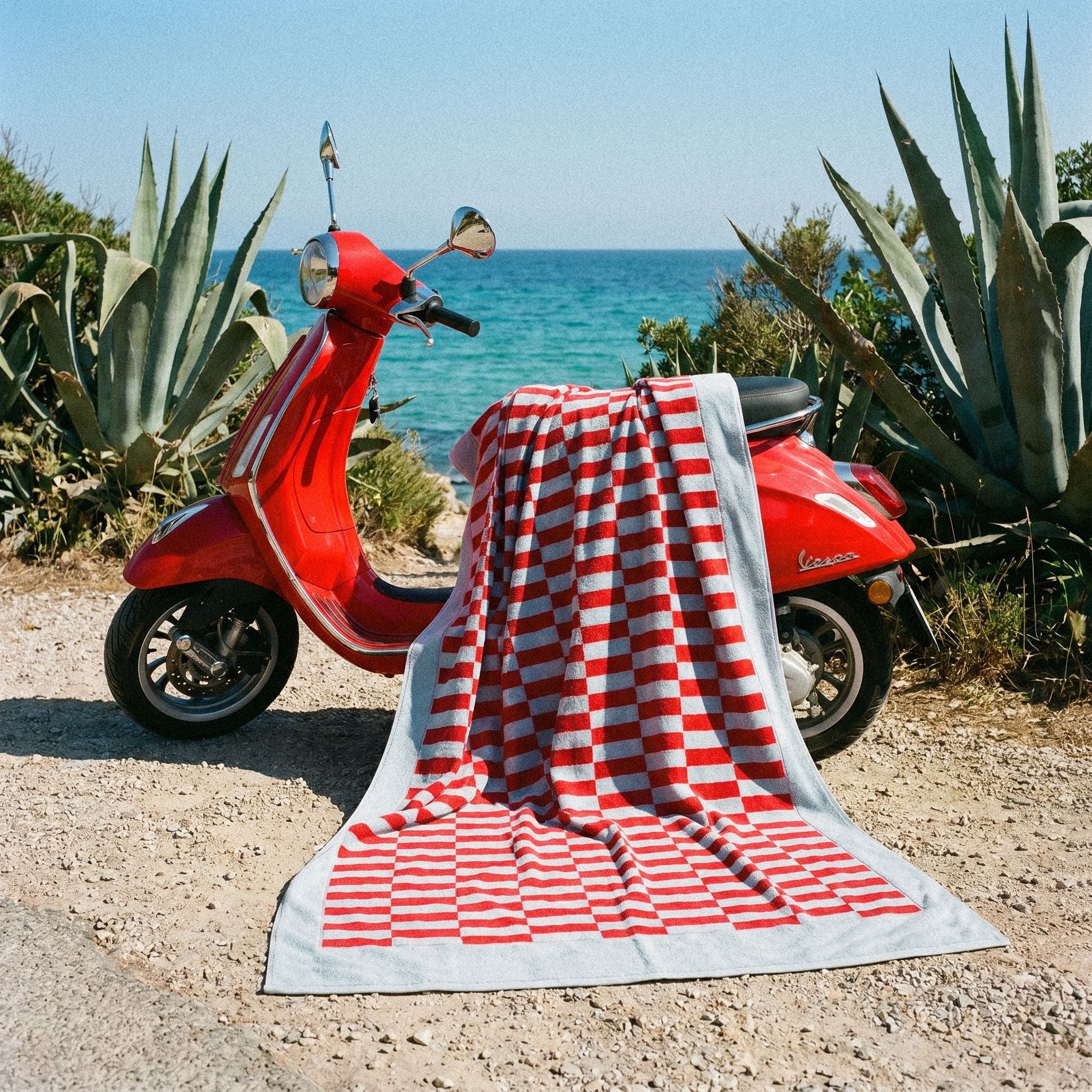 White Pietra Australian Cotton Towel by Italic with soft, plush texture and subtle woven pattern.