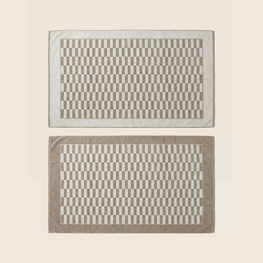 Soft Pietra Australian cotton bath sheet by Italic, displayed flat with a textured, plush surface in a neutral color.