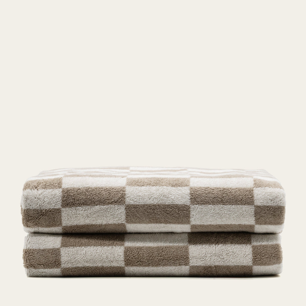 Italic Pietra Australian Cotton Bathsheet with plush, soft texture and thick absorbent design for luxurious bath comfort